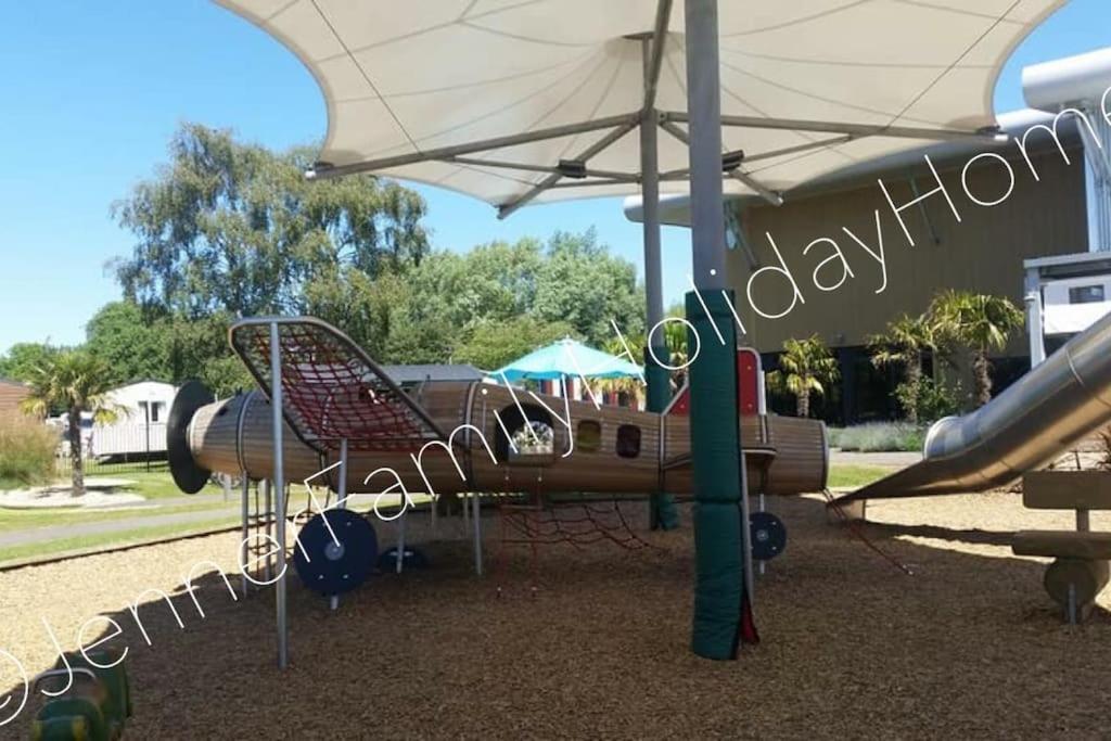 Jenner Family Holiday Homes At Tattershall Lakes دوغدايك المظهر الخارجي الصورة